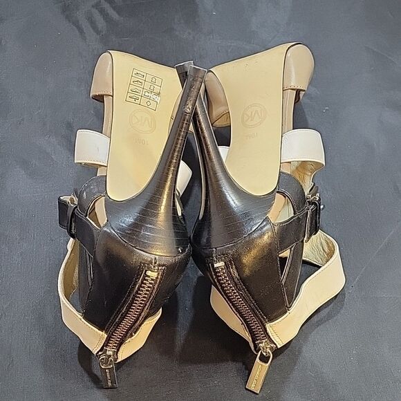 MICHEAL MICHEAL KORS ANKLE  WOMEN"S BOOT - Picture 13 of 16